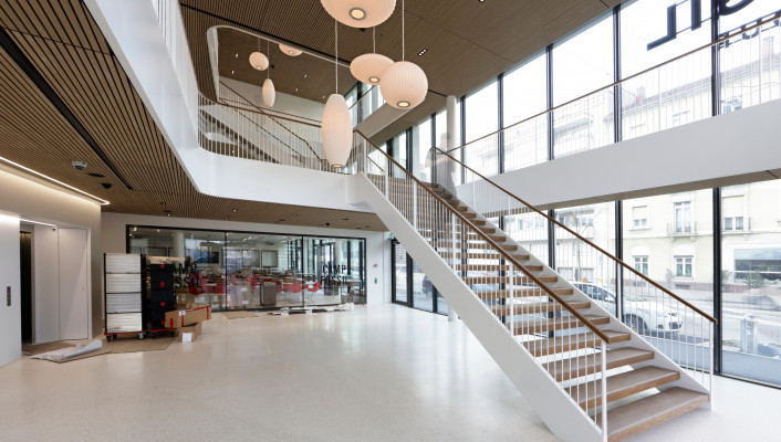 Neubau Erlenmatt Basel, Treppe und Gelaender 4